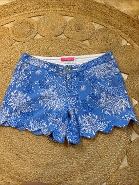 Lilly Pulitzer Blue Floral Scalloped Hem Shorts